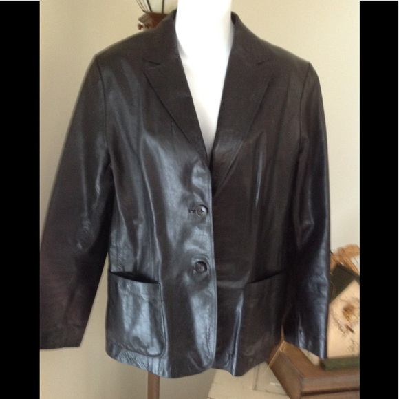 Banana Republic Jackets & Blazers - Timeless fine leather blazer in EUC